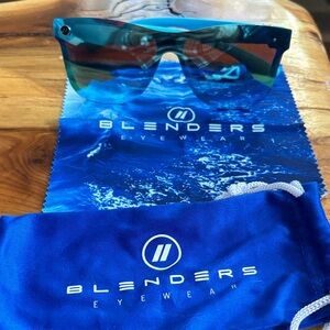 Blenders Blue phoenix, polarized, lightweight unisex Sunglasses